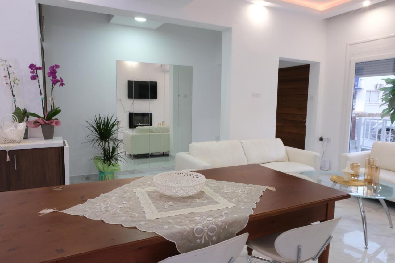 Luxury Fani House Next To Harbor Area With Jacuzzi Apartment Paphos Exterior photo